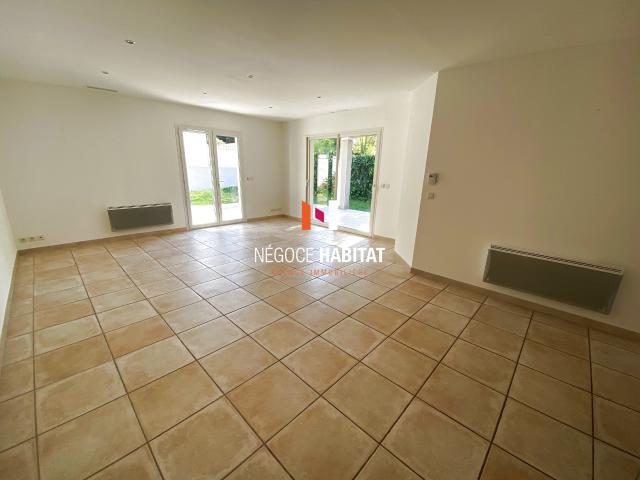 MAISON RECENTE T4 AVEC GARAGE ET JARDIN