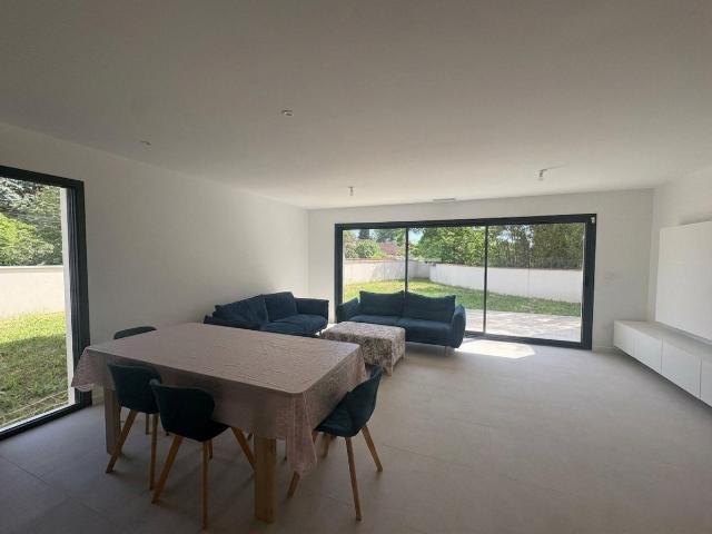 Maison récente T5 de 123m2 à Bruguières sur un terrain de 431m2