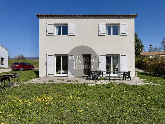 Maison récente avec terrain