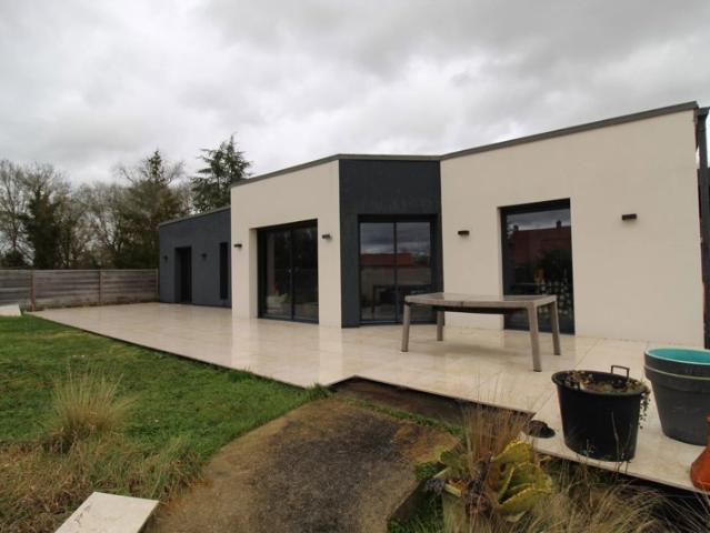 Maison récente de Plain pied BBC