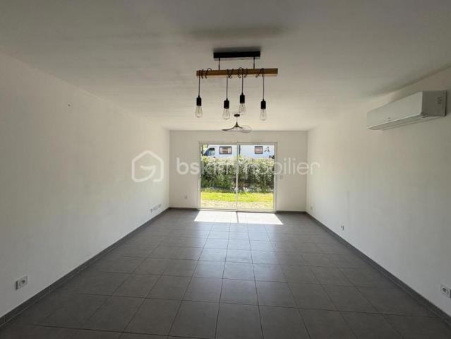 Maison récente de plain pied – 3 chambres – Jardin – Proche commodités