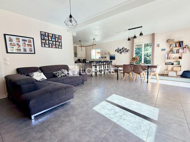 Maison récente en R+1. 4 chambres sur 816m2 terrain avec pis. 127m² Ortaffa