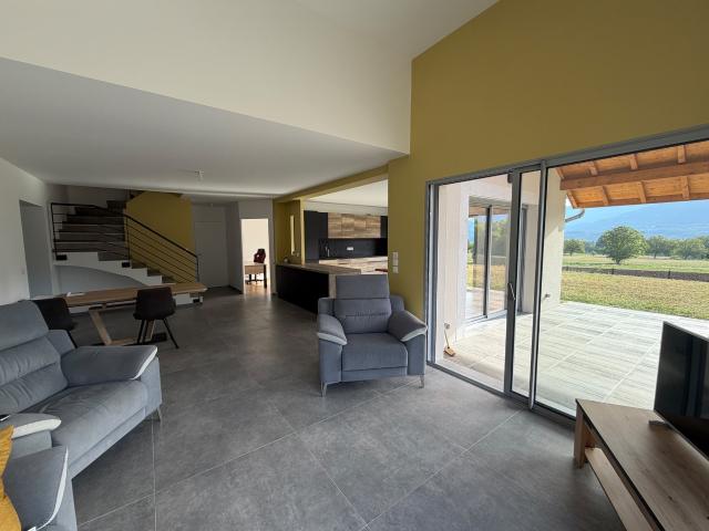 MAISON RECENTE SUR GRAND TERRAIN AVEC VUE DEGAGEE