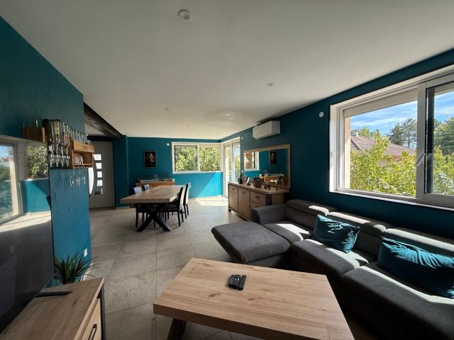 Maison rénovée 4 chambres avec terrain clos arboré 176m² Tournus