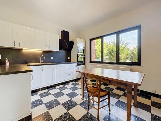 Maison rénovée 4 chambres à Jambes !