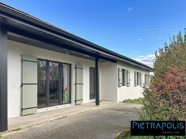 Maison rénovée 4 chambres plain pied sur sous sol complet 136m² Saint Germain sur l'Arbresle