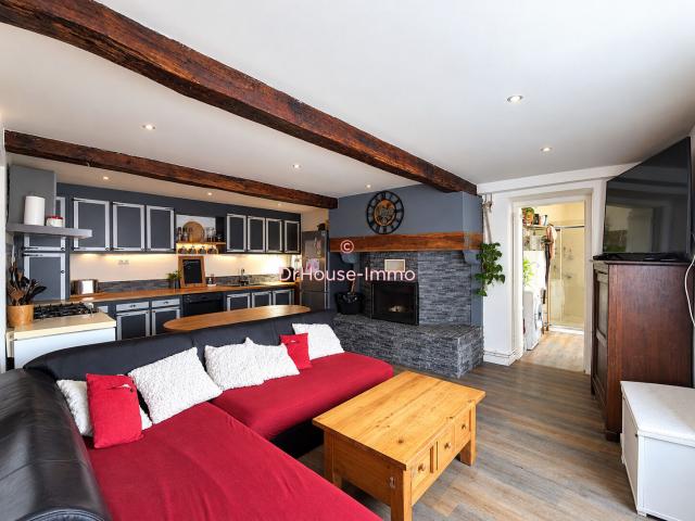 Maison rénovée 4 pièces 110m², 300m² de dépendances et 9877m² de terrain