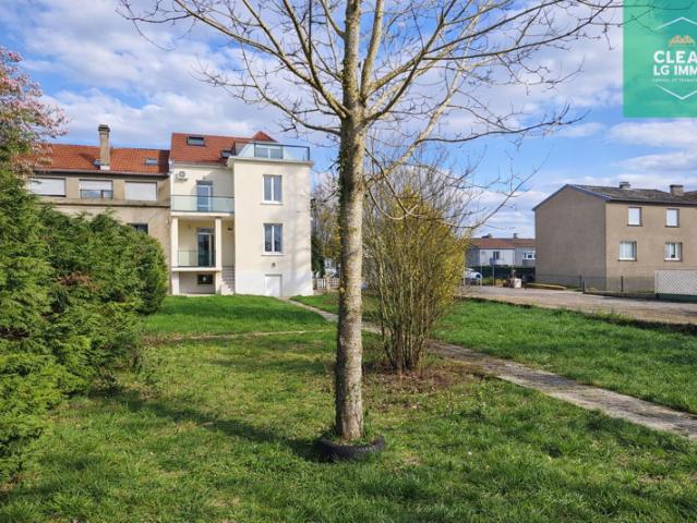 Maison rénovée 8 pièces avec jardin à Terville