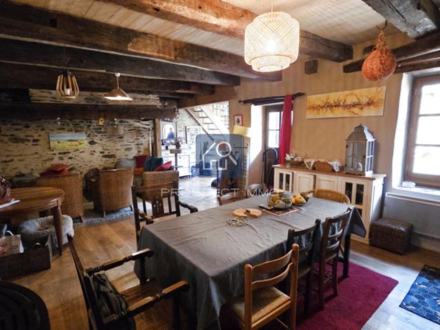 Maison rénovée 112 m2 avec balcon à Estaing