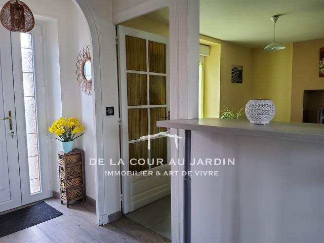 Maison rénovée 120m² 4 ch Tout à pied au calme, Grand Ga. 119m² La Coquille