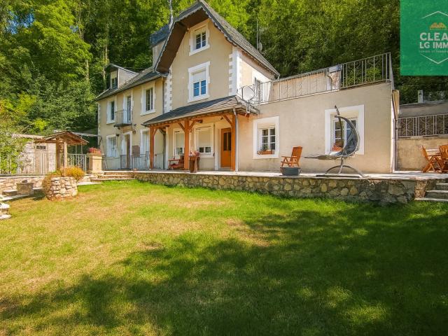 Maison rénovée 150 m2 avec hangar