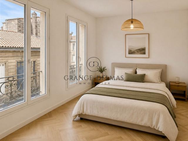 Maison rénovée 2 chambres Cour et bureau BORDEAUX CROIX BLANCHE