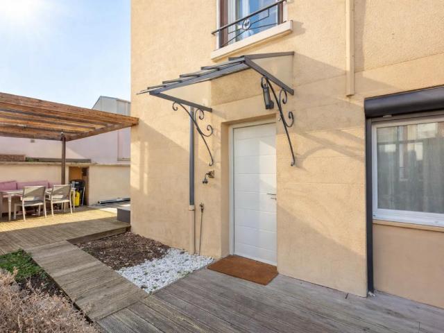 Maison rénovée 3 pièces, au calme avec jardin, sans charges