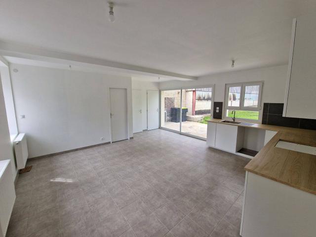 Maison rénovée à louer à Ormoy Villers 60800 ? 3 chambres, ja