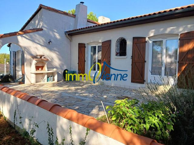 MAISON RENOVEE A SAINT MAURICE LA CLOUERE