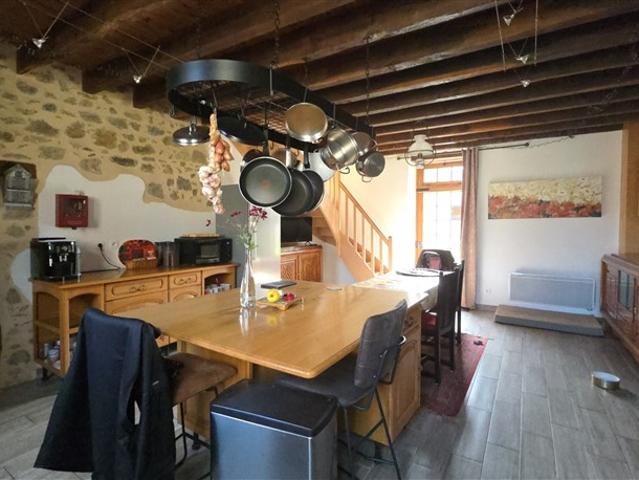 Maison rénovée à vendre près de Lussac les Églises 87