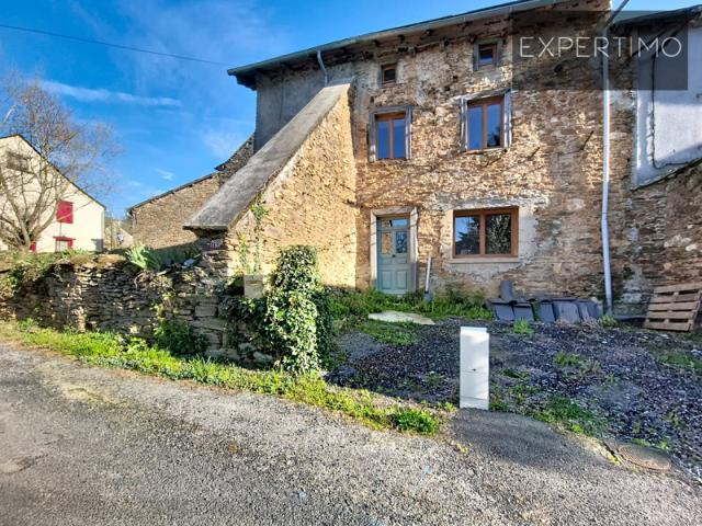 Maison rénovée avec jardin village de charme en Aveyron