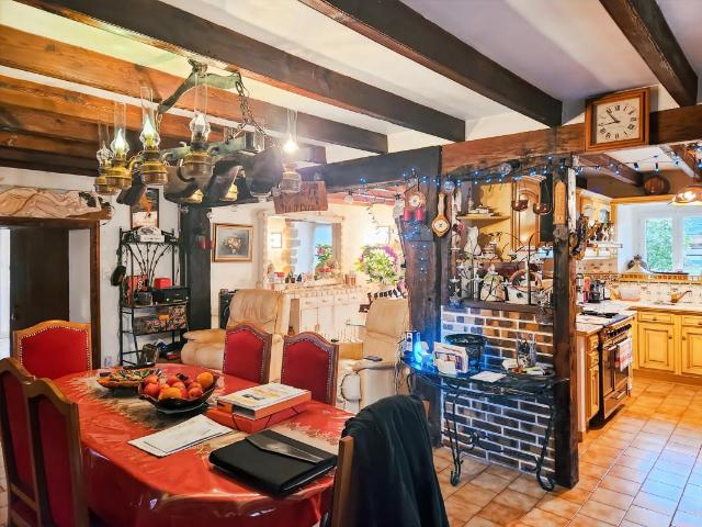 Maison rénovée avec jardin paisible à Oradour Fanais