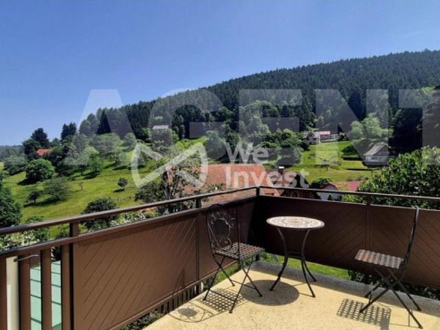 Maison rénovée avec vue panoramique et local indépendant