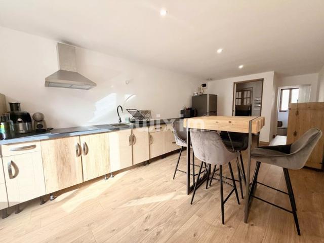 Maison rénovée avec 2 appartements indépendants – Idéal investisseur ou résidence principale avec revenu locatif