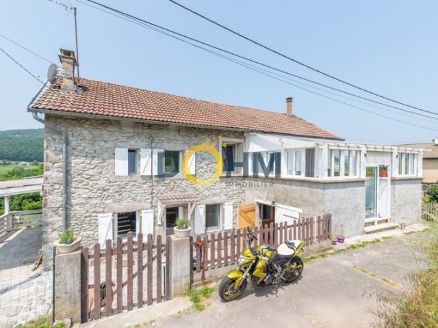Maison Rénovée avec 2 Logements Indépendants dandsun village