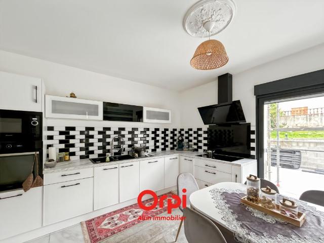 Maison rénovée de 129m² à vendre au cœur de Montluçon 129m² Montluçon