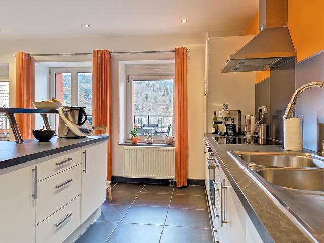 Maison rénovée de 135m2 sur 5.84 ares avec vue dégagée