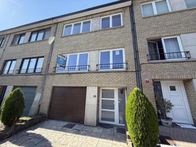 SIGNATURE DE BAIL EN COURS + Maison rénovée de 3 chamb