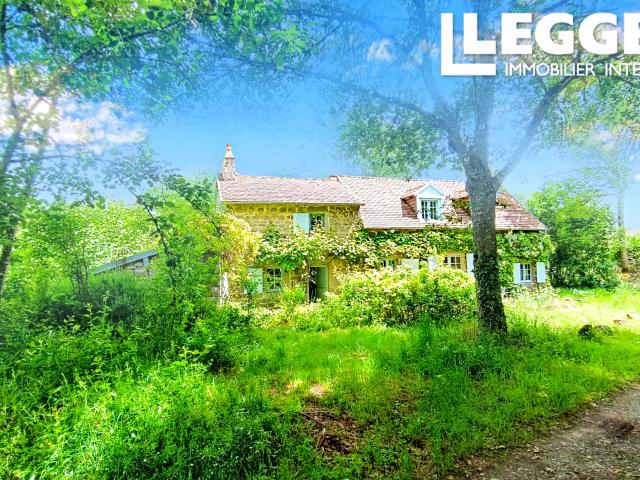 Maison rénovée de 3 chambres, endroit très calme, sans voisins proches, sans circulation, dépendance, jardin