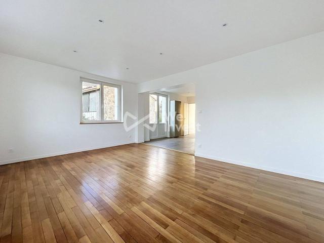 Maison rénovée DPE B avec jardin et garage