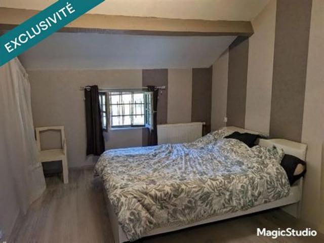 Maison rénovée en pierre 4 chambres, grande pièce a vivre avec cuisine ouverte avec terrain – à ARBOIS Jura
