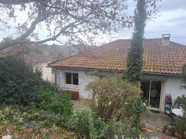 Maison Renovee Sur 2 Niveaux Des Annees 1970 Dans Quartier R. 130m² Cahors