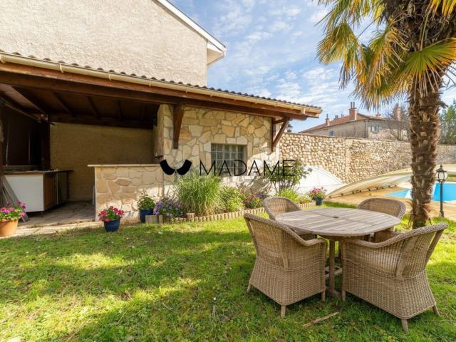 Maison, Rives