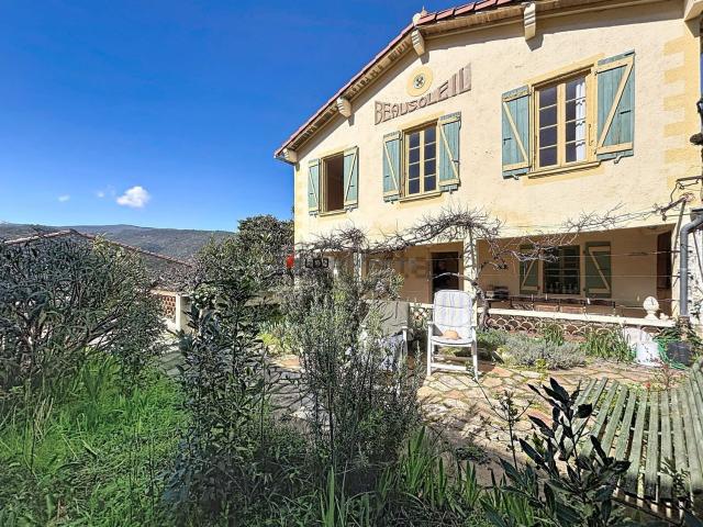 Maison, Ria Sirach