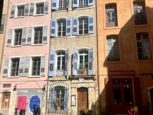Maison, Riez