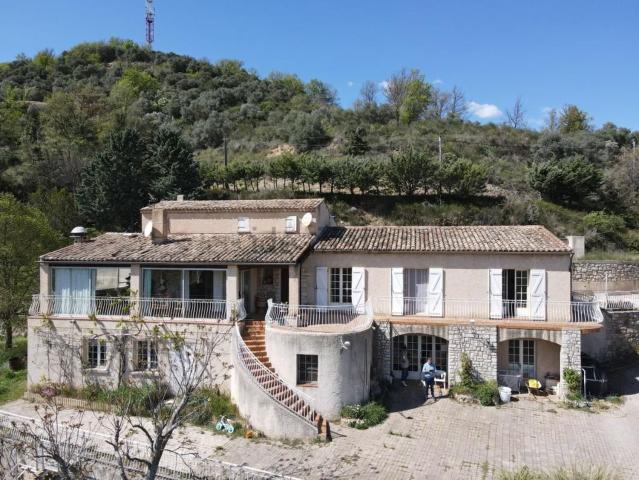 Maison, Riez