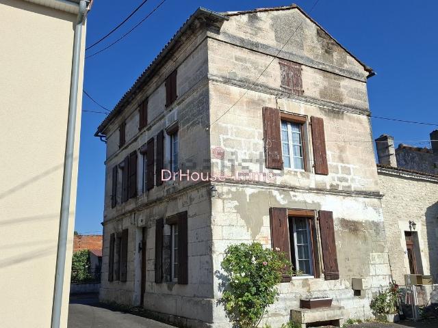 Maison, Ruelle sur Touvre