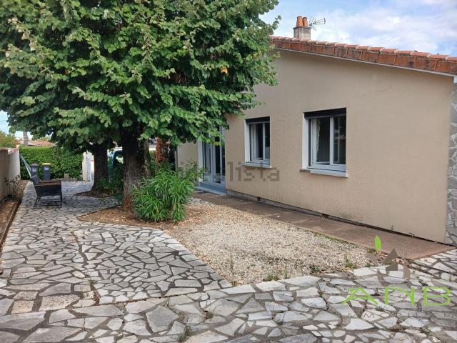 Maison, Ruelle sur Touvre