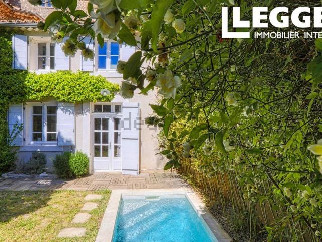 Maison, Rustrel