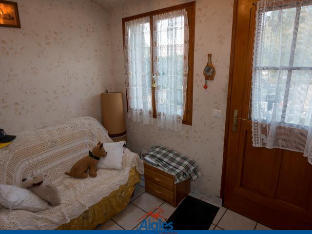 Maison T1bis avec courette Auzat la Combelle