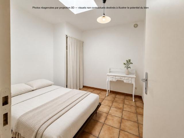 À Castanet Tolosan, au 59 avenue du Lauragais, découvrez ce T2 d’environ 34,75 m², libre de tout occupant, avec stationnement privatif