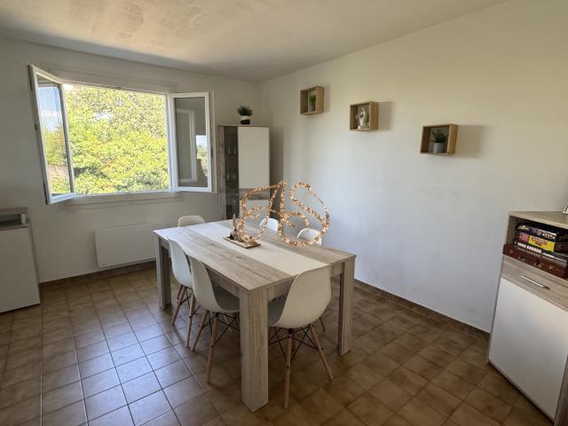 Maison T3 avec grand garage et jardin