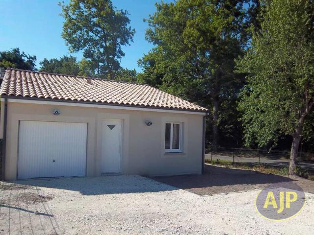 Maison T3 avec jardin centre ville de Lesparre !