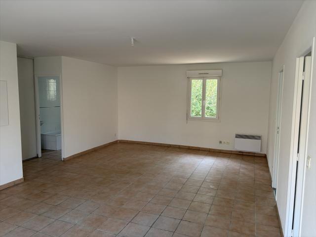 Maison T3 avec jardin privatif à vendre ETAULIERS Libre de t. 68m² Etauliers