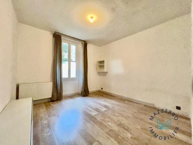 Maison T3 de 89m2 avec 115m2 de sous sol