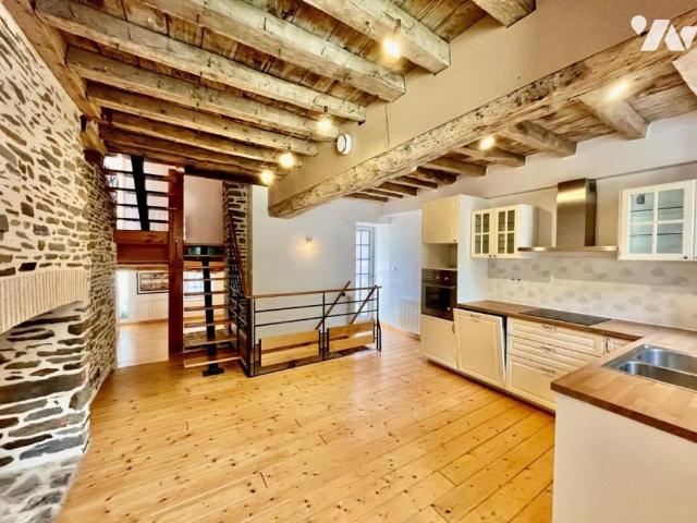 MAISON T3 de caractère et atypique avec studio indépendant au cœur historique de Dol de Bretagne