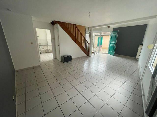 MAISON T3 IMPASSE PROCHE ECOLE DE GENDAMERIE