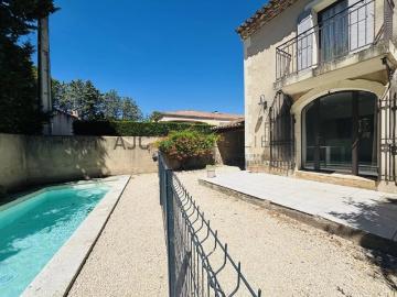 MAISON T3 MEUBLEE AVEC PISCINE