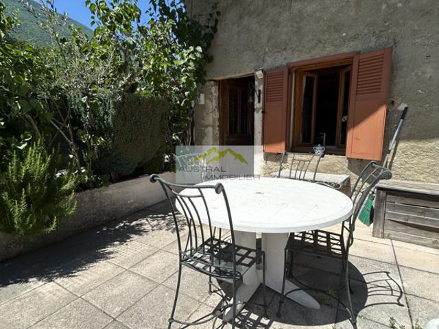 Maison T3 meublée avec terrasse 64 m2 habitables / 87 m2 a