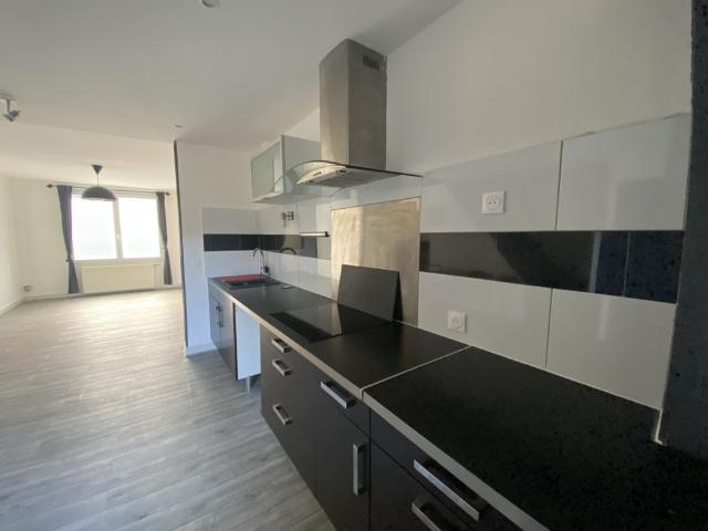 MAISON T3 NON MEUBLÉE AVEC COURETTE QUARTIER SAINT HONORÉ